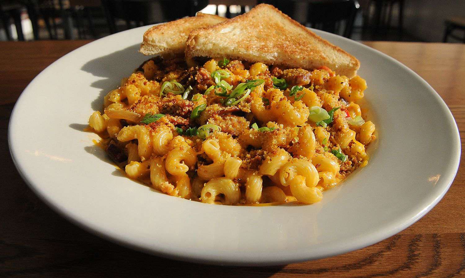 what goes with mac and cheese